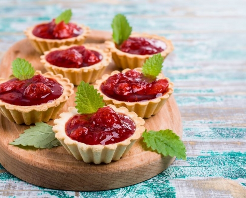 Tartlets with strawberry jam